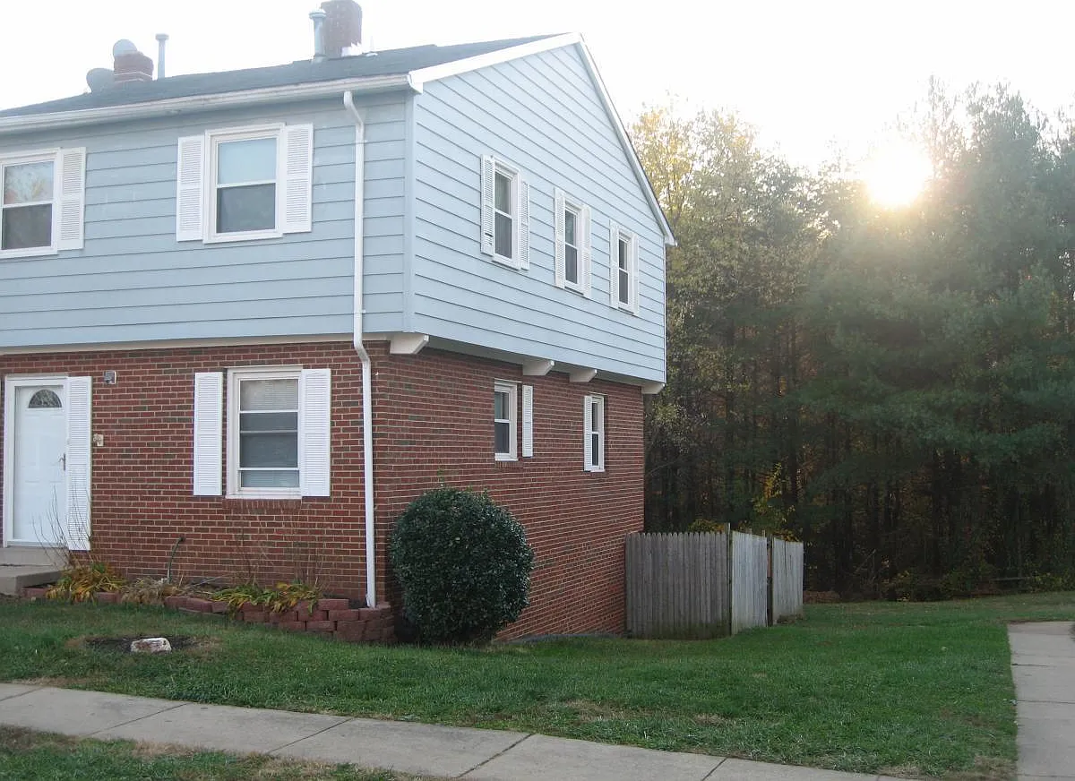 Eileen Ct, Woodbridge — Photo 1
