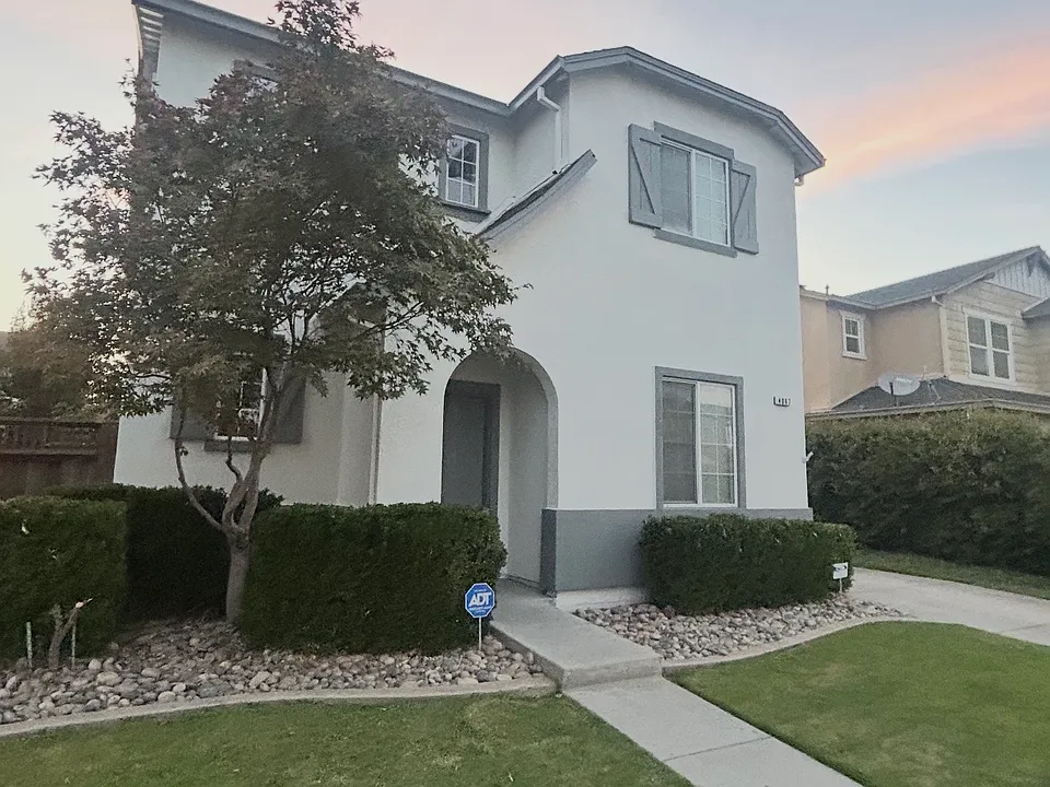 4067 Ivory Ln