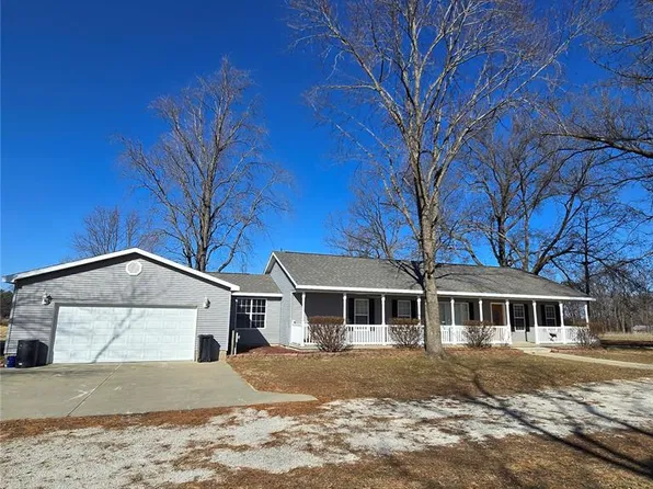 301 March Rd, Walnut Hill, IL 62893