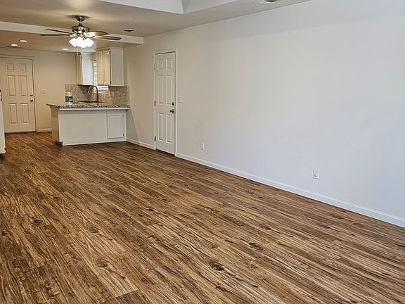3rd image of 2335-2345 N Vickie Ct #2337