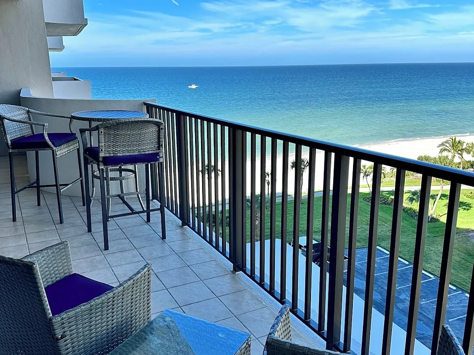 4005 Gulf Shore Blvd N #703