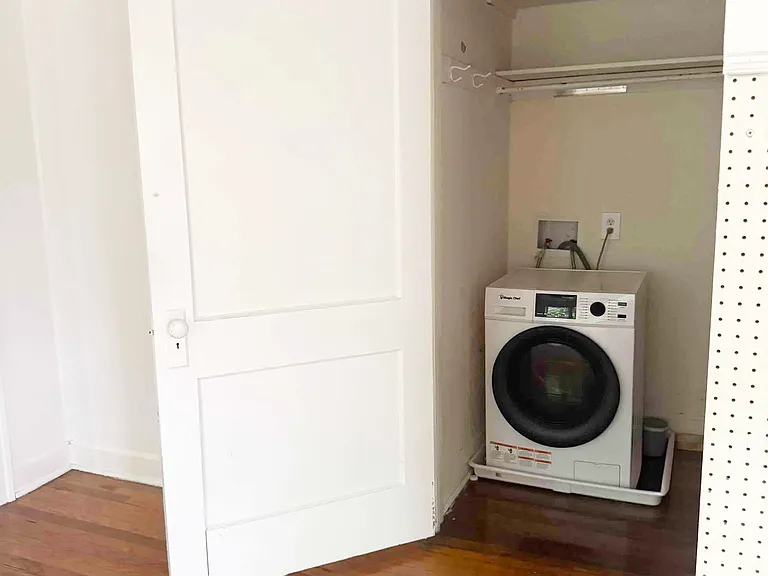4001 Kenwood Ave #2 — Photo 14