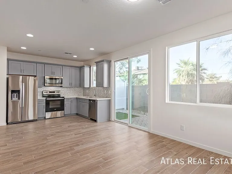 3010 E Yale St #1 — Photo 6
