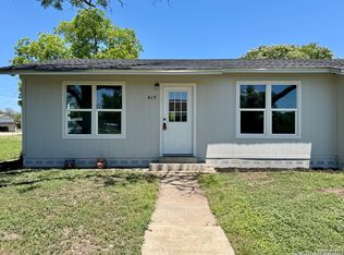 419 W Culberson, Sabinal, TX 78881