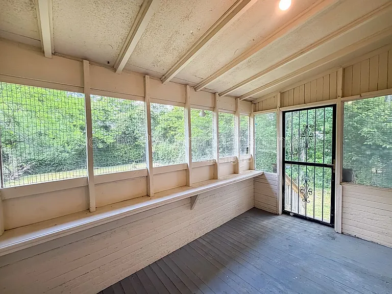 3207 Curtis St — Photo 17