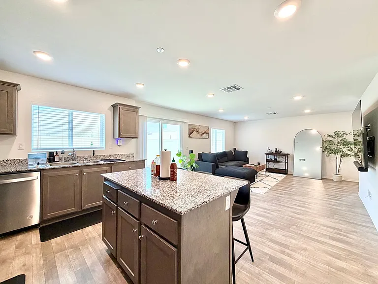 30607 Cyclone Ave — Photo 11