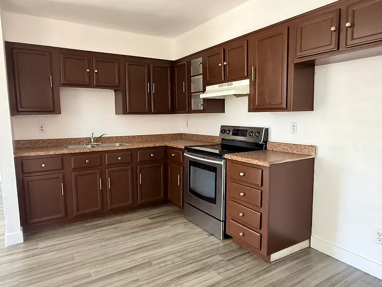1046 W Polk St #1 — Photo 4