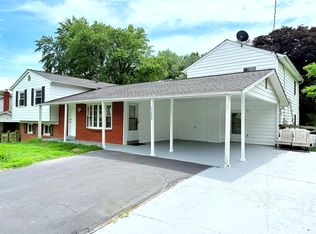 17624 Wheat Fall Dr, Rockville, MD 20855
