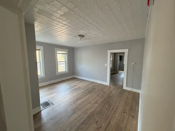 31-33 Shattuck St, Nashua, NH 03064