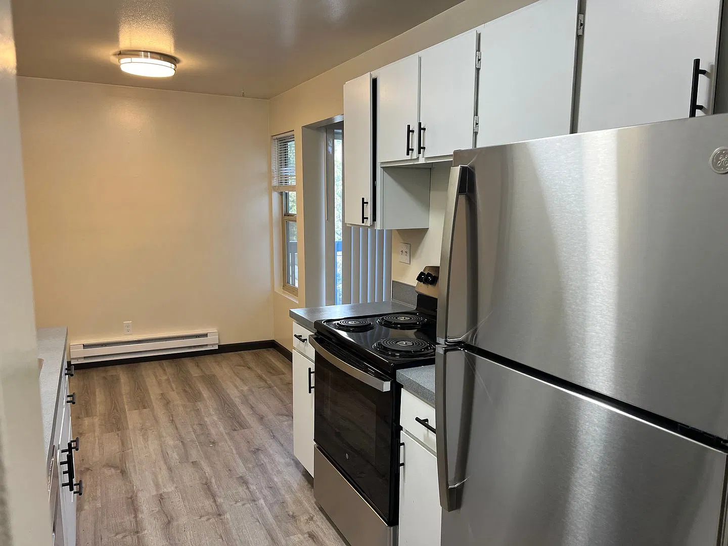 Corner Crest Apartments — Photo 3
