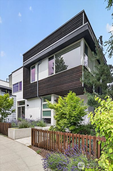 4th image of 4440 Renton Avenue S