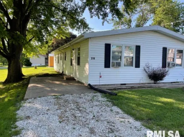 200 SW 3rd St, Hopedale, IL 61747