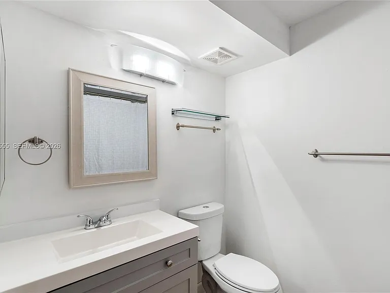 600 NE 36th St #1520 — Photo 12