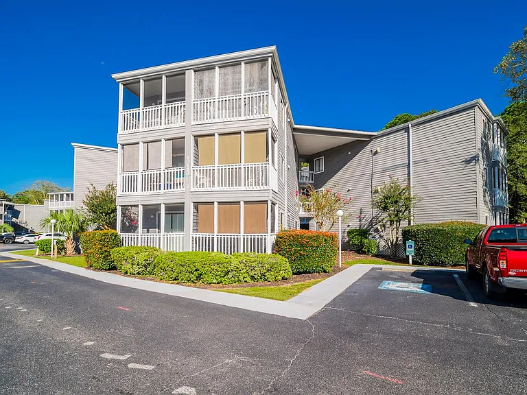 10170 Beach Dr SW — Photo 2