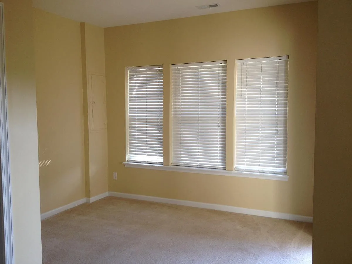 First floor sunroom - 4648 Minutemen Way