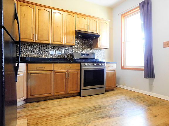 2nd image of 4916 N Winthrop Ave #2