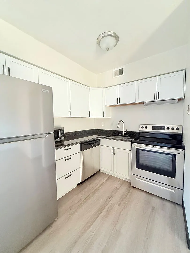 464 South Ave — Photo 3