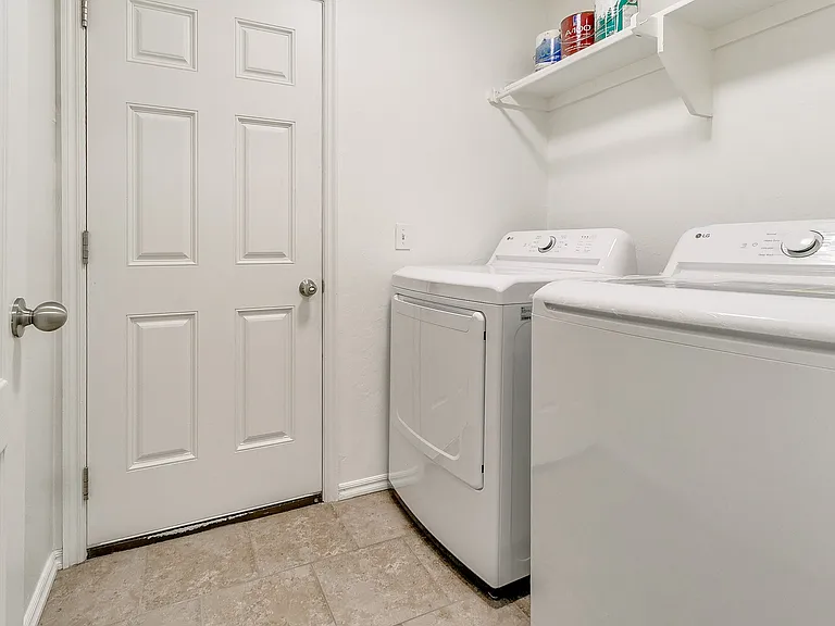 8509 SW 49th Cir — Photo 17