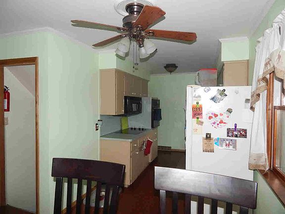 4th image of 4998 Elm St