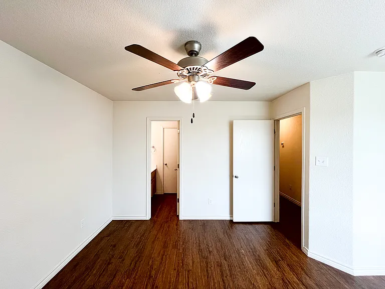 1509 Justin Loop #A — Photo 24