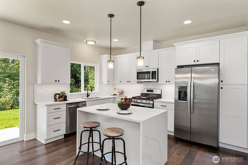 2nd image of 36671 Tamarack Drive NE