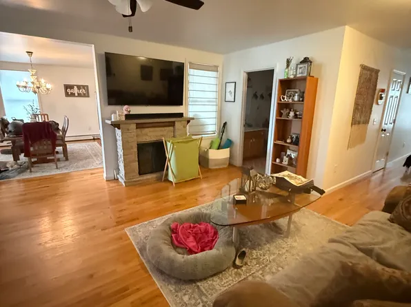 145 High St APT D, Westerly, RI 02891