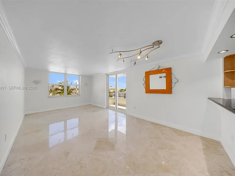 720 Collins Ave #603 — Photo 7