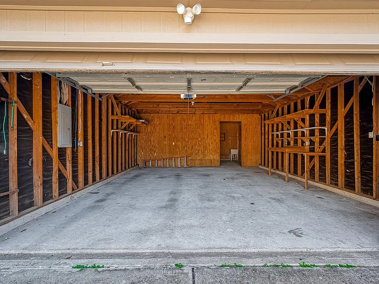 5410 Portage Rock Ln — Photo 48