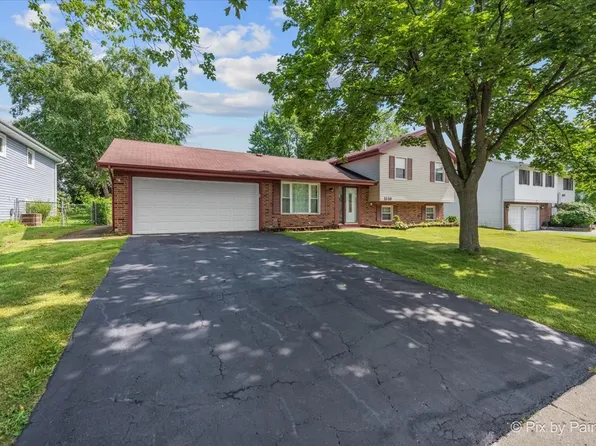 2320 Bayside Dr, Hanover Park, IL 60133