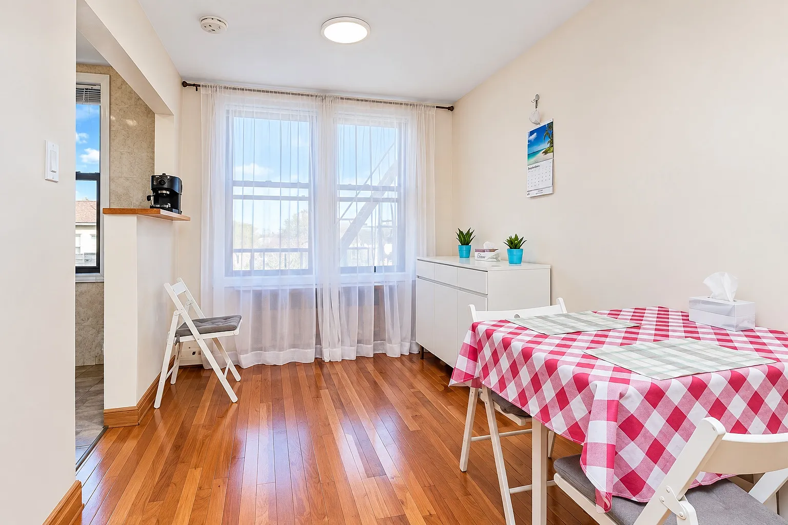 1 bed, 750 sqft, $2,250 — Photo 3