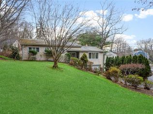 4 Hillside Pl, Ardsley, NY 10502