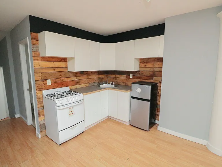 1839 W Master St — Photo 3
