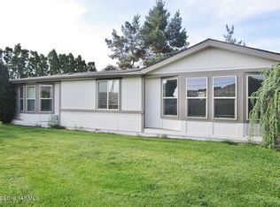 930 Parish Rd, Selah, WA 98942