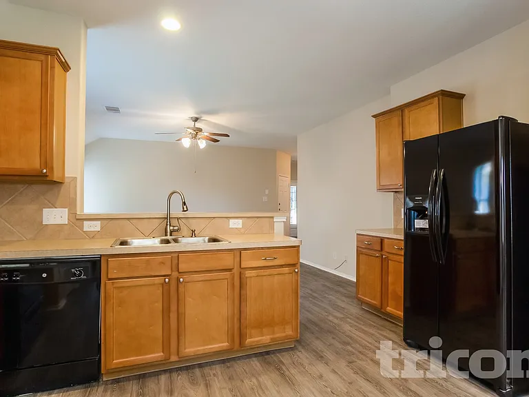 10338 Whisper Bluff Dr — Photo 6