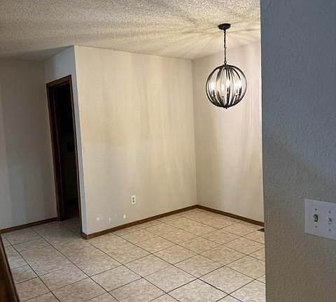 5th image of 409 W Yuma St