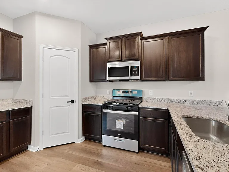 15022 Harbor Lndg — Photo 34