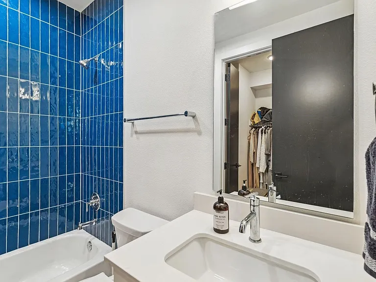 2912 Hawthorne Ave #101 — Photo 8