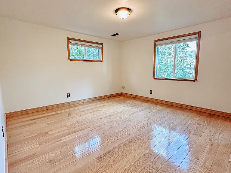 1216 Walz Ave — Photo 8