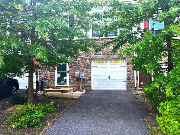 225 W General Grey Ct, Newark, DE 19702