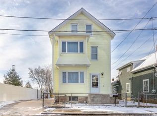 895 Grinnell St, Fall River, MA 02721