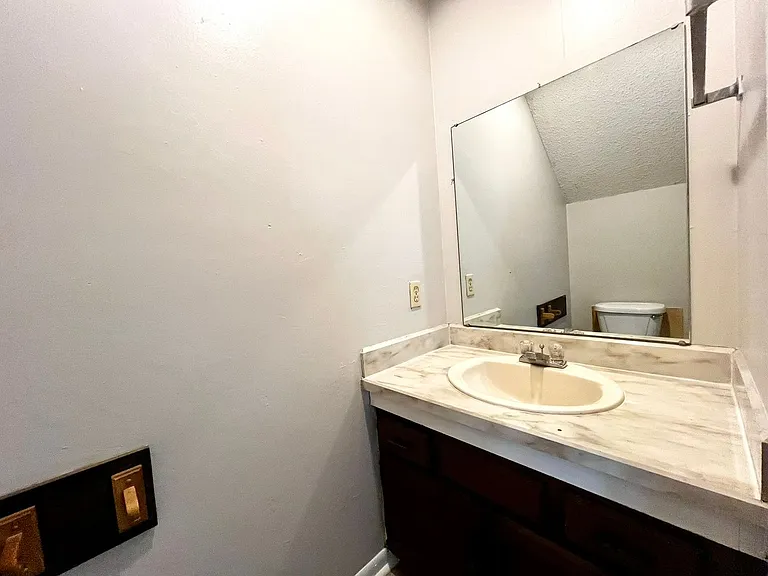 211 Al Pearson Dr — Photo 7
