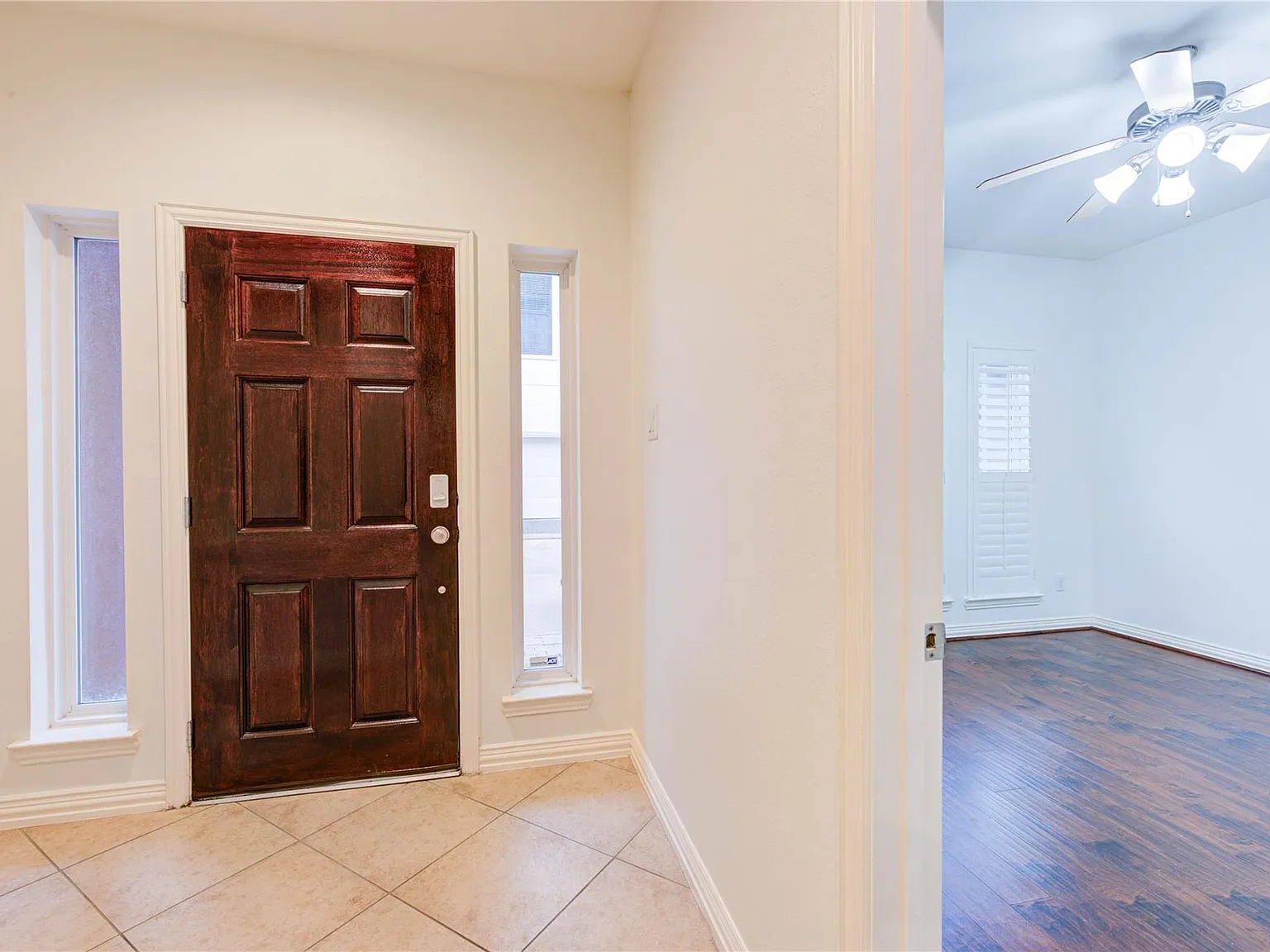 3 bed, 2.5 bath, 2642 sqft, $2,695 — Photo 3