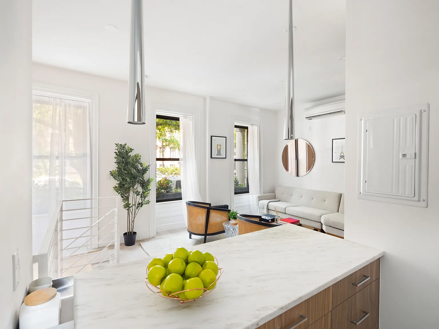 40 Stuyvesant Street — Photo 3