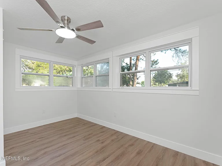 4308 Worth Dr E — Photo 17