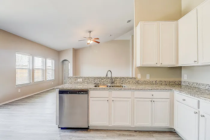 109 Jennie Marie Cir — Photo 9