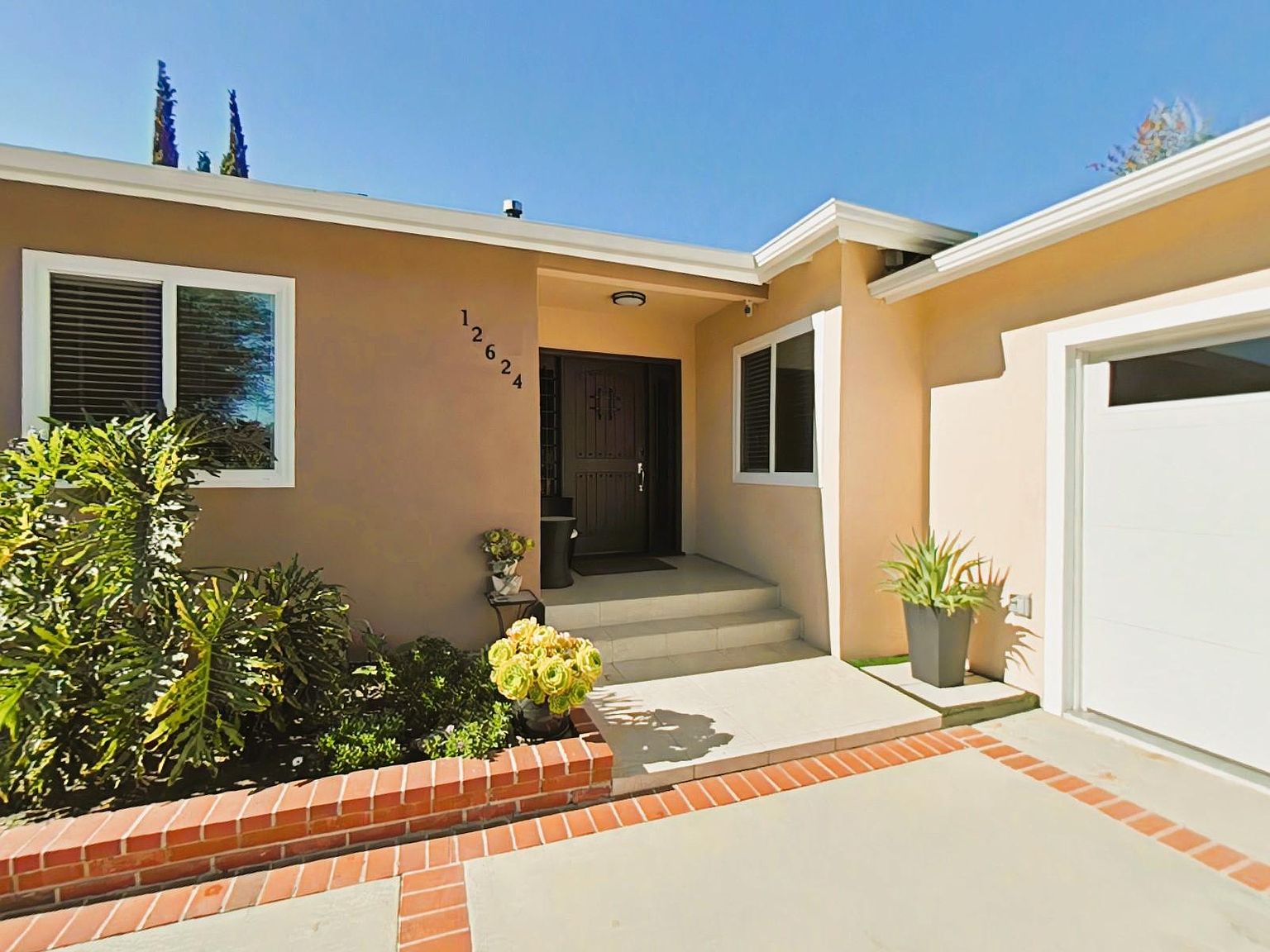 12624 Hartland St, North Hollywood, CA 91605 Zillow
