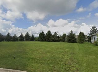 511 WOODLAWN COURT #F, Williams Bay, WI 53191