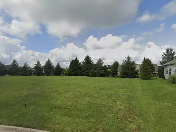 511 WOODLAWN COURT #F, Williams Bay, WI 53191