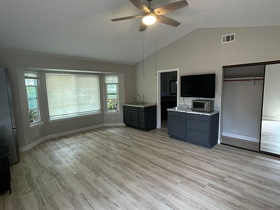 4th image of 1514 Avocado Dr