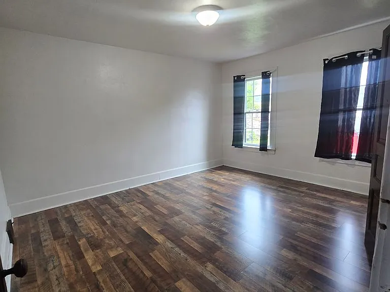 37 Walnut St — Photo 12